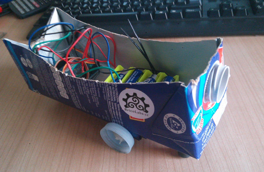 tetrabrick_siguelineas.jpg tetrabrick_siguelineas.jpg