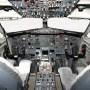 737-200_cockpit.jpg